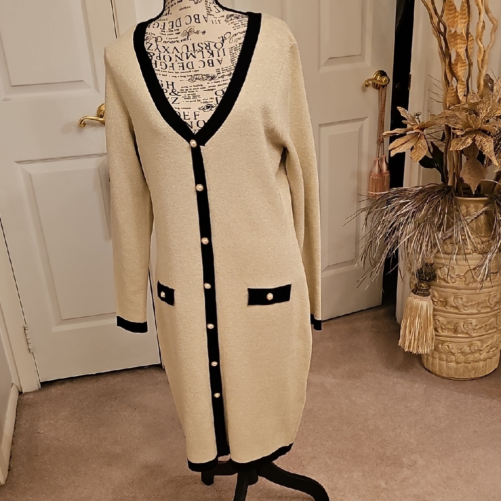 Taylor Cream and Black Knitwear